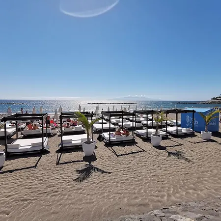 Home2book Calm Living With Terraces 아파트 아데제